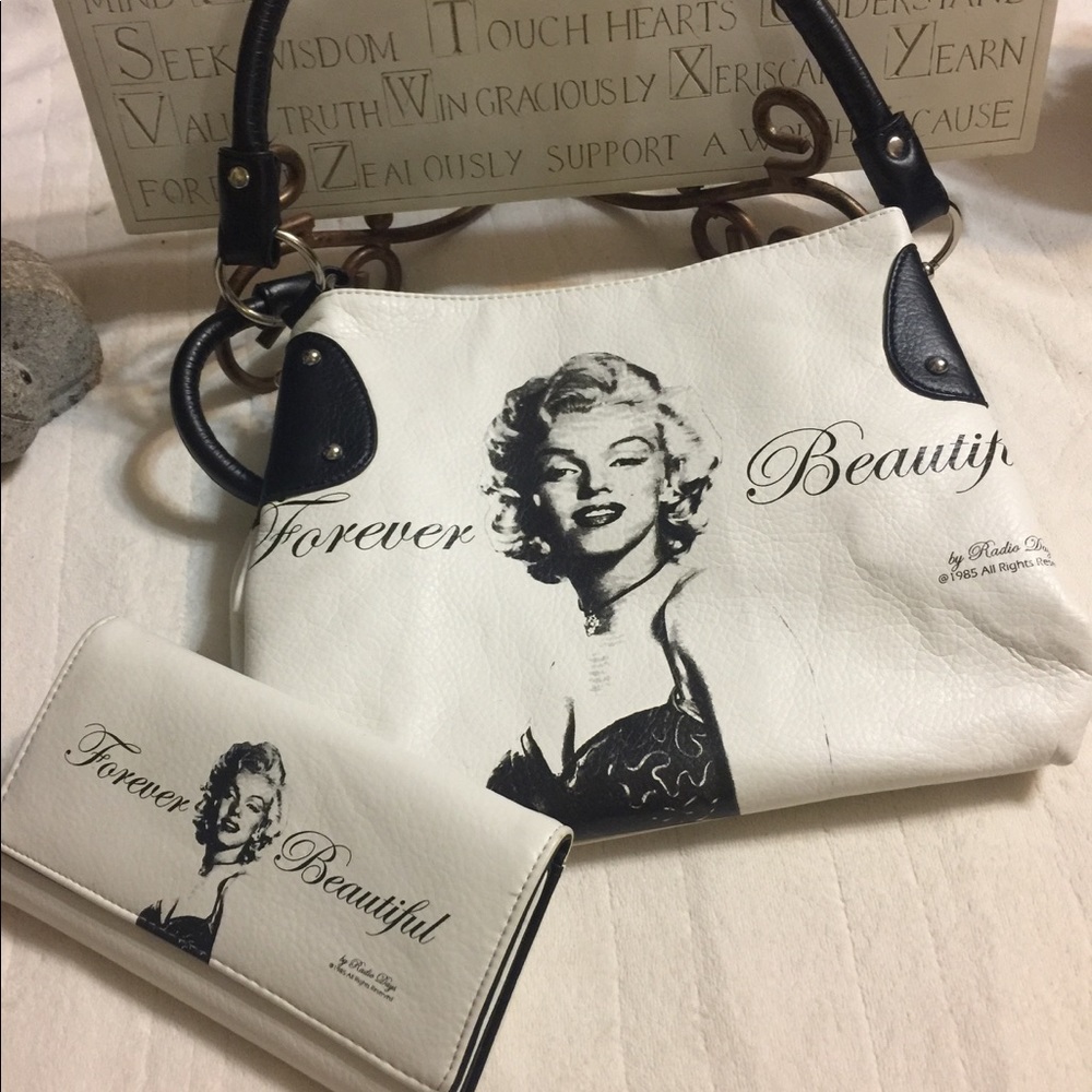 Marylyn Monroe Forever Beautiful purse/wallet